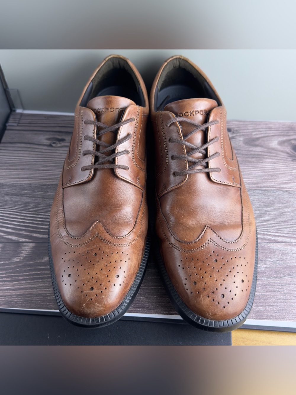 Rockport Men’s Wingtip Oxford Dress Shoes Brown Leather Size 10 w/ Box